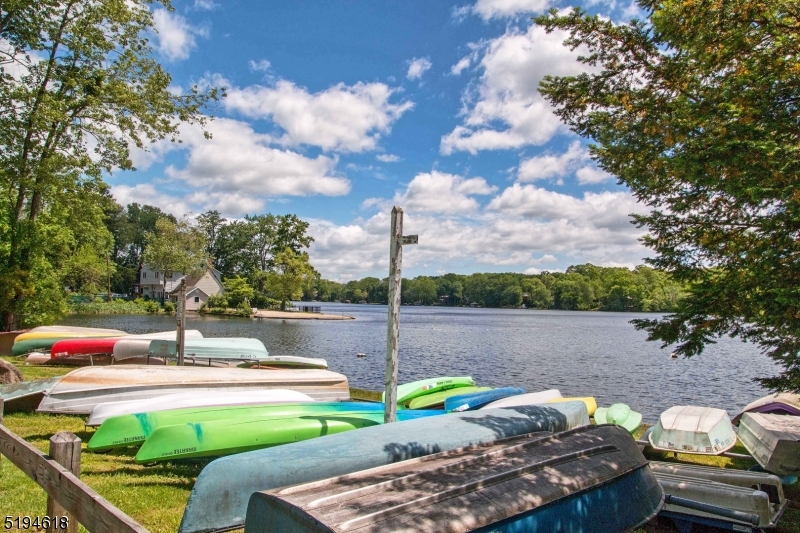 CEDAR LAKE - Residential