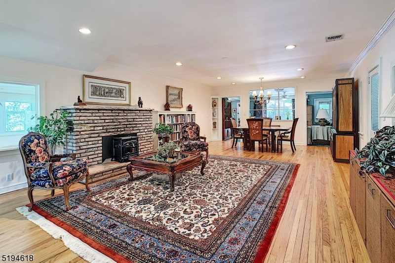 CEDAR LAKE - Residential