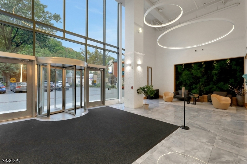 GLASS HOUSE - Residential