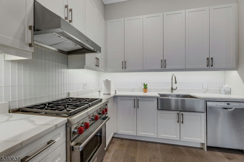 GLASS HOUSE - Residential