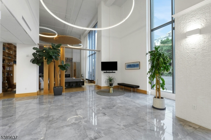 GLASS HOUSE - Residential