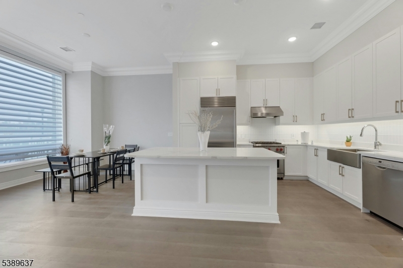 GLASS HOUSE - Residential