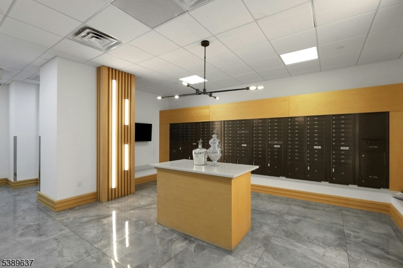 GLASS HOUSE - Residential