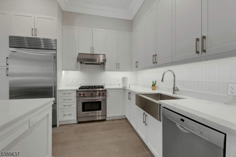 GLASS HOUSE - Residential