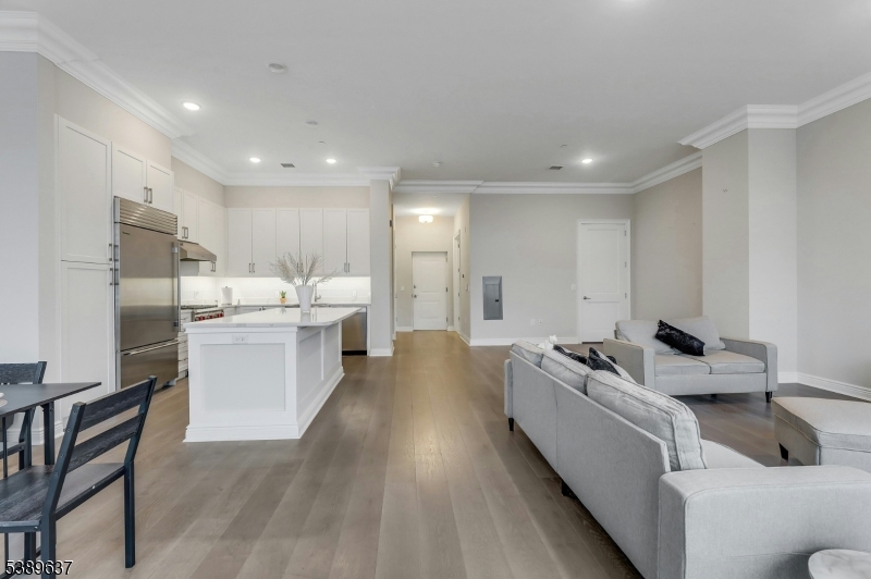 GLASS HOUSE - Residential