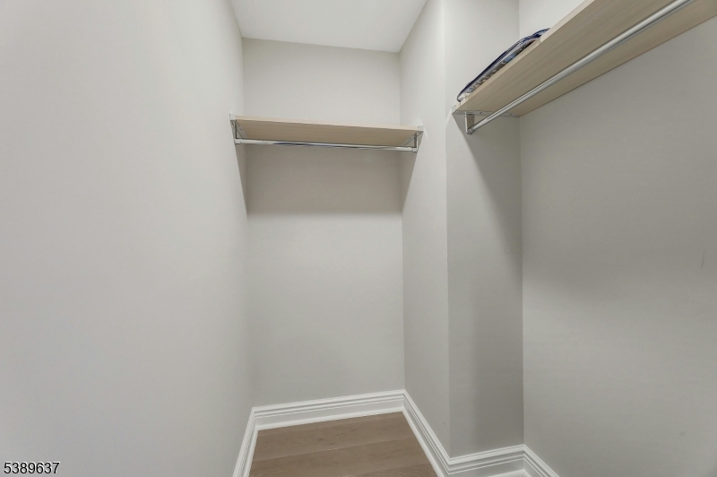 GLASS HOUSE - Residential