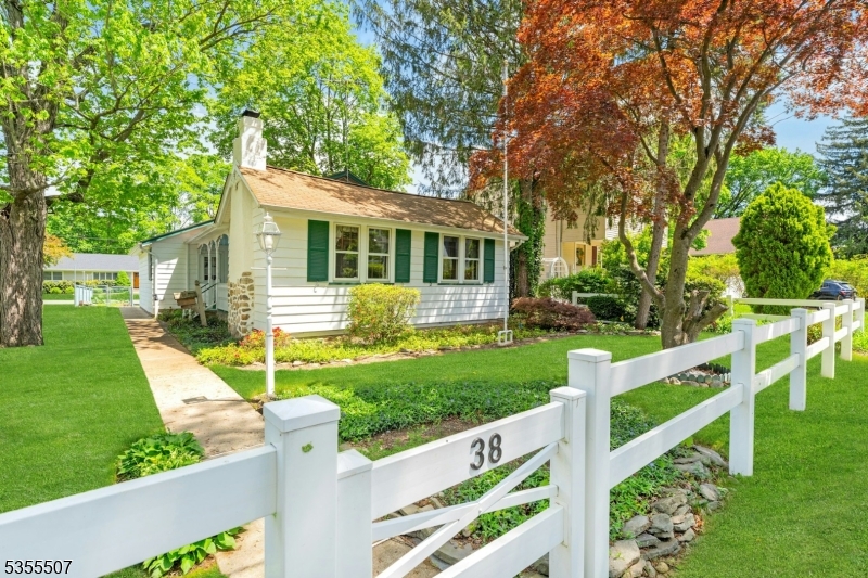38 Silver Birch Ave