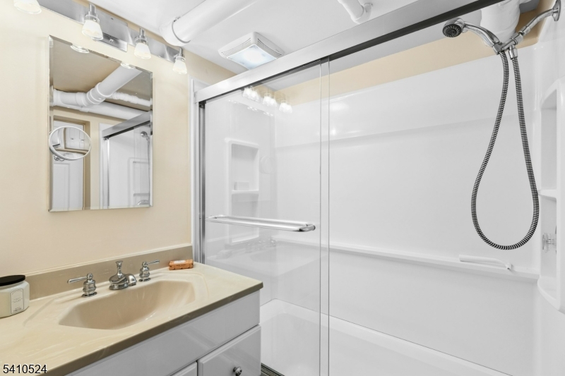 Residential - Residential Lease