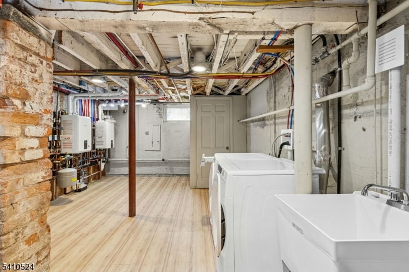 Residential - Residential Lease