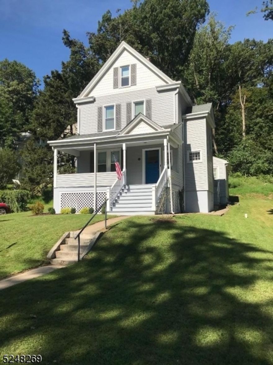 Fully Renovated 1 bedroom, 1 full bath unit on the second floor. Bathroom tub and tile just re-glazed and room freshly painted. Unit features a spacious living/dining room area and kitchen with bonus pantry. Access to attic for extra storage. Tenant Insurance required. Unit will be available November 1.Tenant has use of washer and dryer in basement.