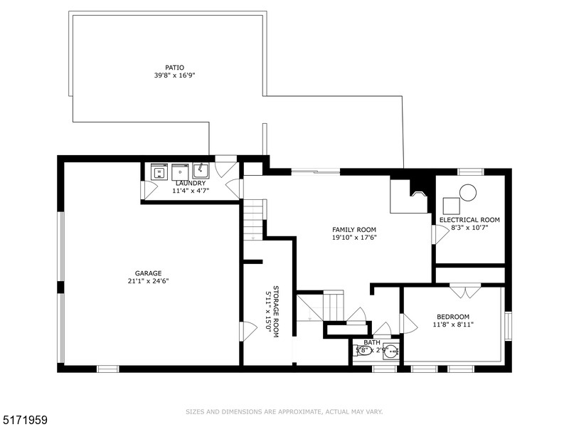 Main image without alt text