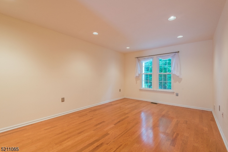 Jade Mountain - Residential Lease