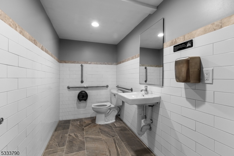 Route 22 - Commercial Sale