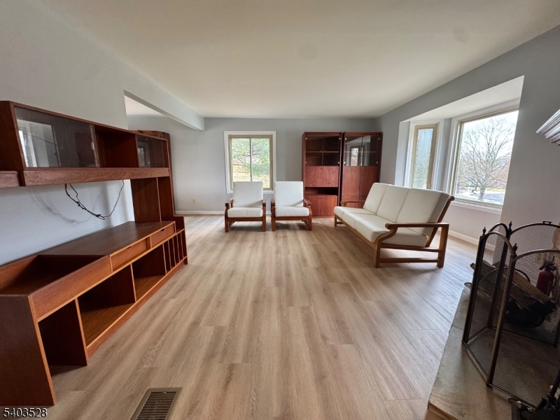 Hasting Square - Residential Lease