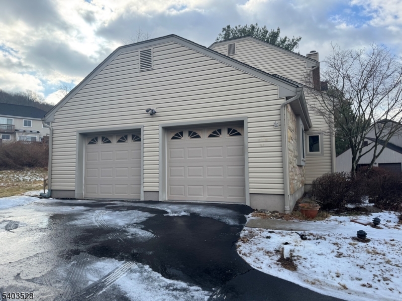 Hasting Square - Residential Lease