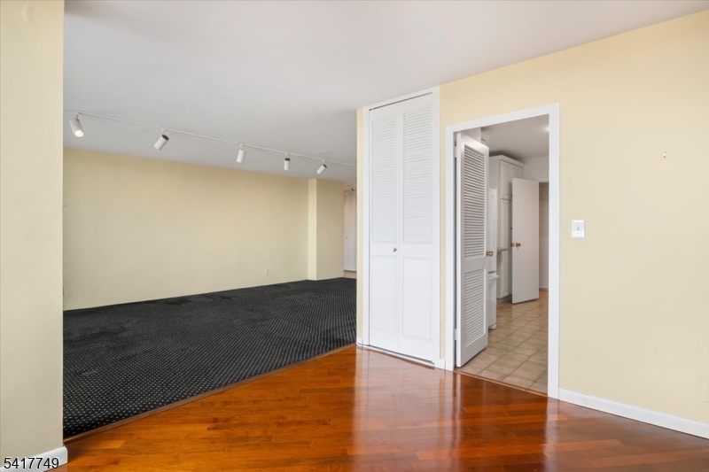 Claridge House - Residential