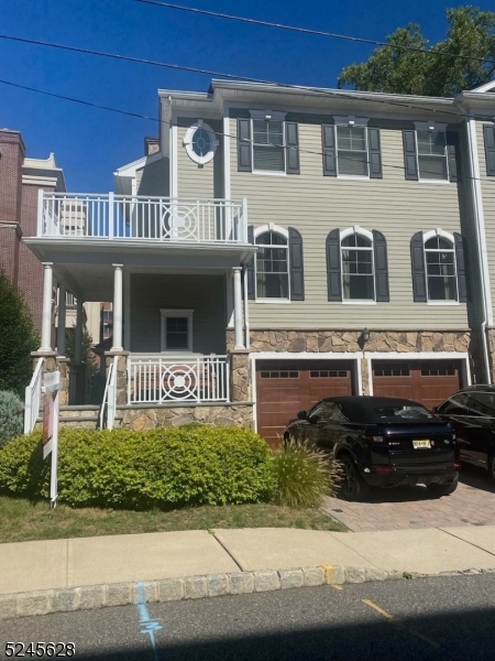 Condo/Townhouse/Coop - Residential