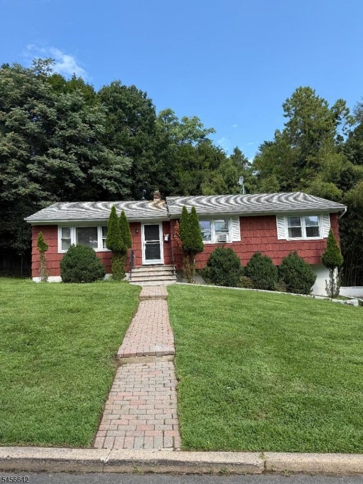 Photo 1 of 9 — 403 Longview Ct, Northvale Boro, NJ 07647