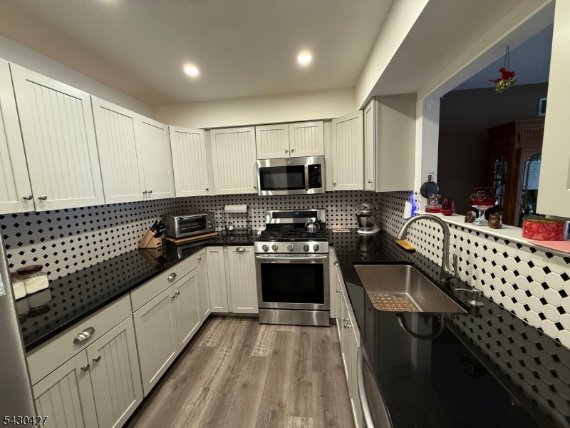 HAMPTON COMMONS - Residential