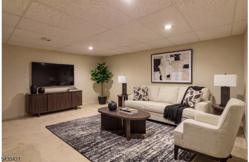 HAMPTON COMMONS - Residential