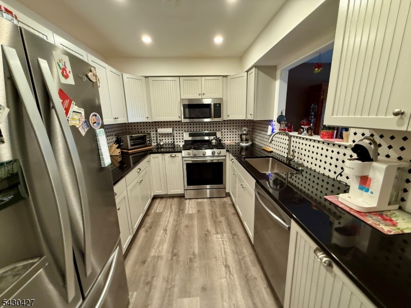 HAMPTON COMMONS - Residential