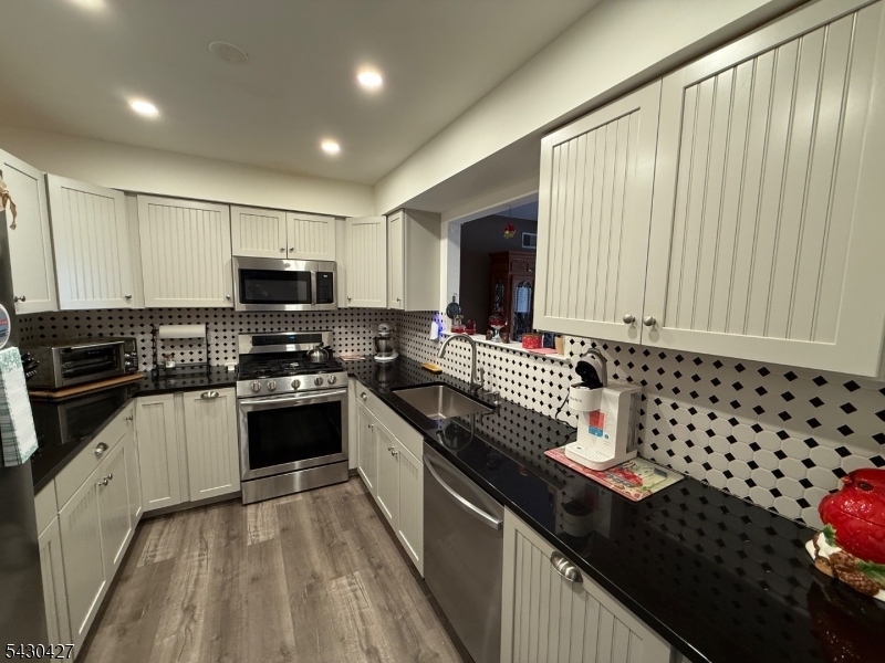 HAMPTON COMMONS - Residential