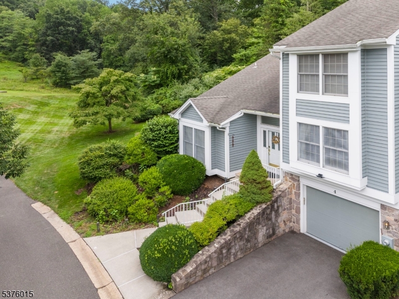 Knollcrest - Residential Lease