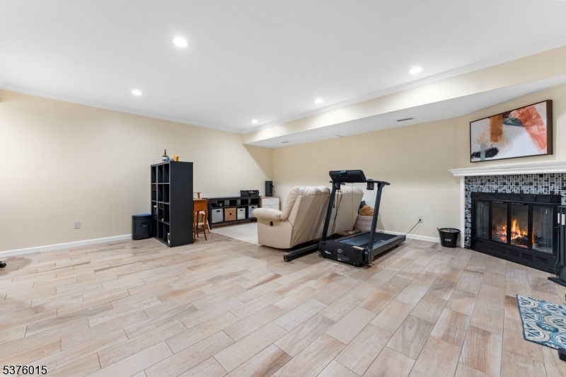 Knollcrest - Residential Lease