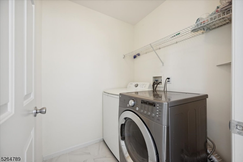 HUNTING  RIDGE - Residential Lease