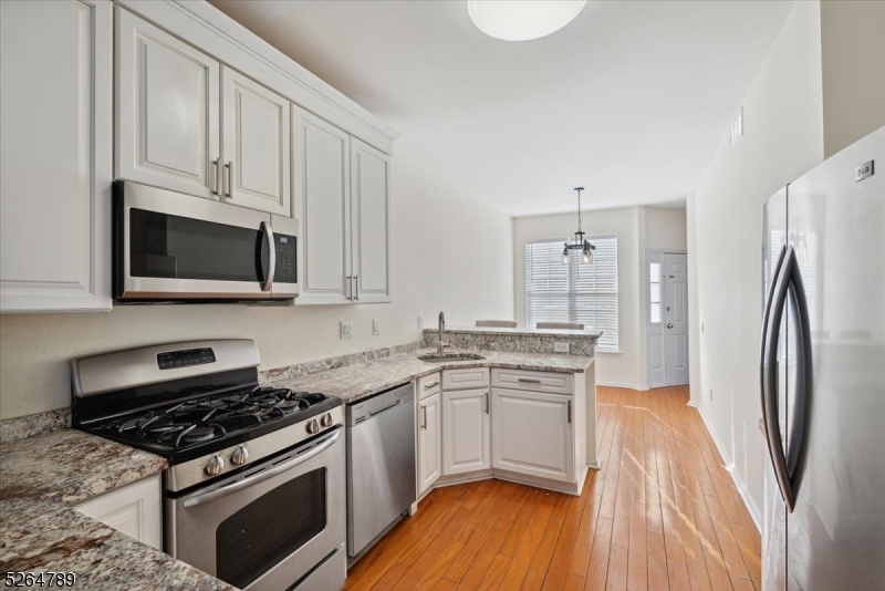 HUNTING  RIDGE - Residential Lease