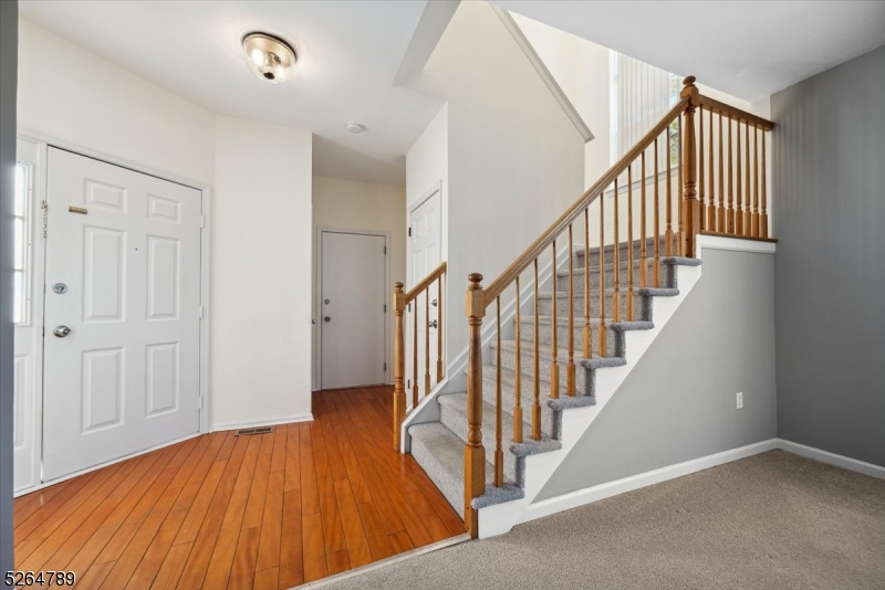 HUNTING  RIDGE - Residential Lease