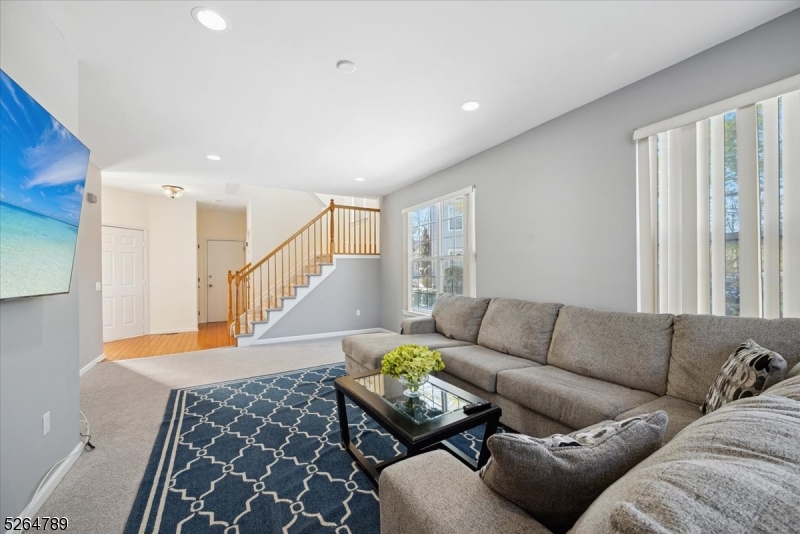 HUNTING  RIDGE - Residential Lease