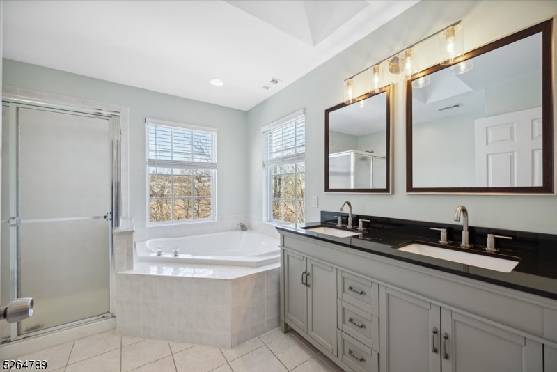 HUNTING  RIDGE - Residential Lease