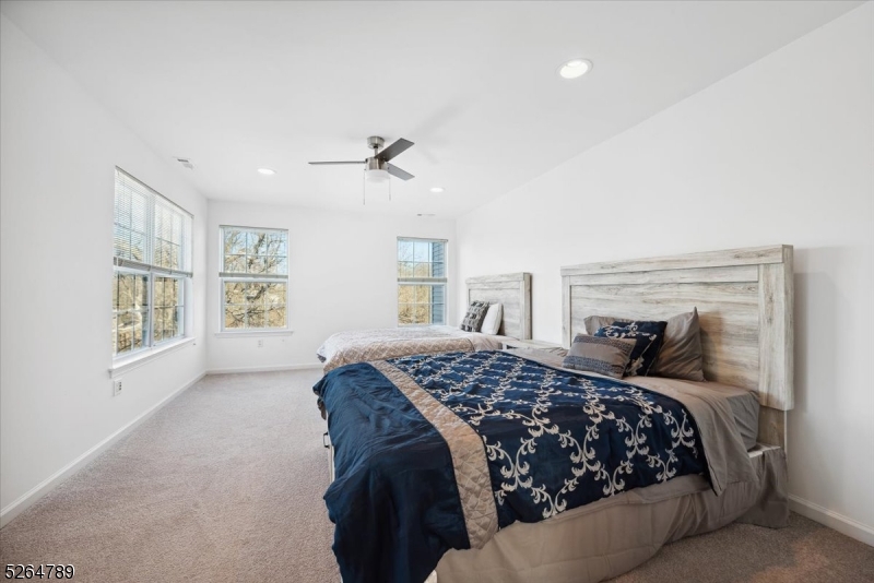 HUNTING  RIDGE - Residential Lease