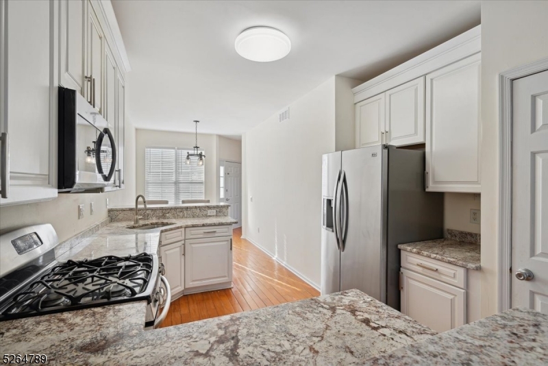 HUNTING  RIDGE - Residential Lease