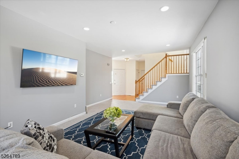 HUNTING  RIDGE - Residential Lease