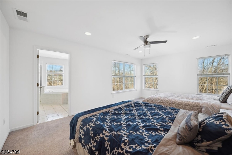 HUNTING  RIDGE - Residential Lease