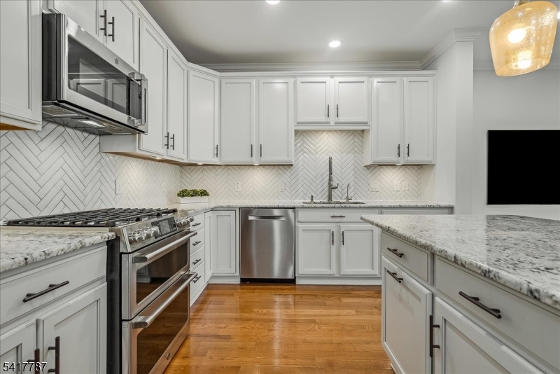 170 Madison Avenue - Residential