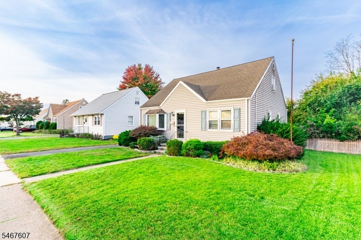 Photo 1 of 7 — 16 Dodge, Hamilton Twp., NJ 08610