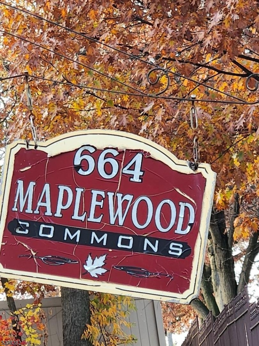 MAPLEWOOD COMMONS - Residential