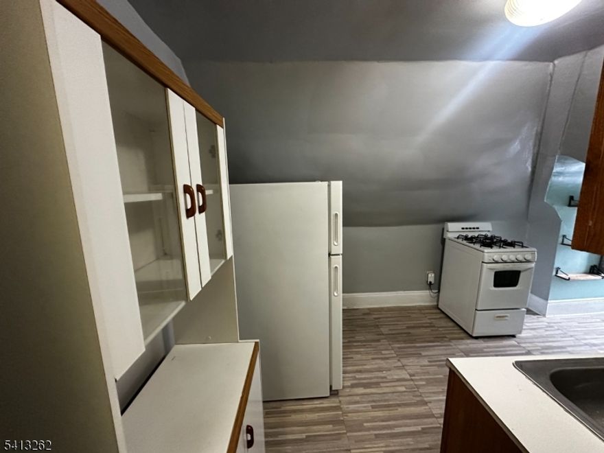 Welcome to your new apartment. This delightful 1-bedroom unit is now available for rent, offering a perfect blend of comfort and convenience. Additionally, the unit boasts a combined dining and kitchen area, and is conveniently located, providing easy access to local amenities, public transportation, and nearby attractions .ALL UTILITIES ARE INCLUDED !!!!