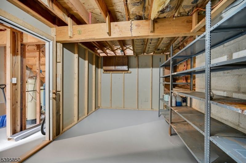 UPPER GREENWOOD LAKE - Residential