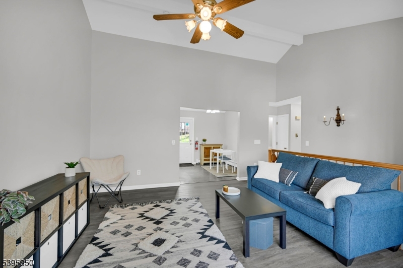 UPPER GREENWOOD LAKE - Residential