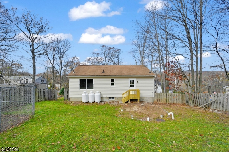 UPPER GREENWOOD LAKE - Residential