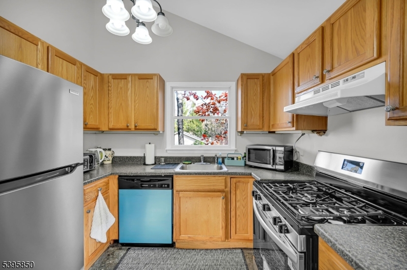 UPPER GREENWOOD LAKE - Residential