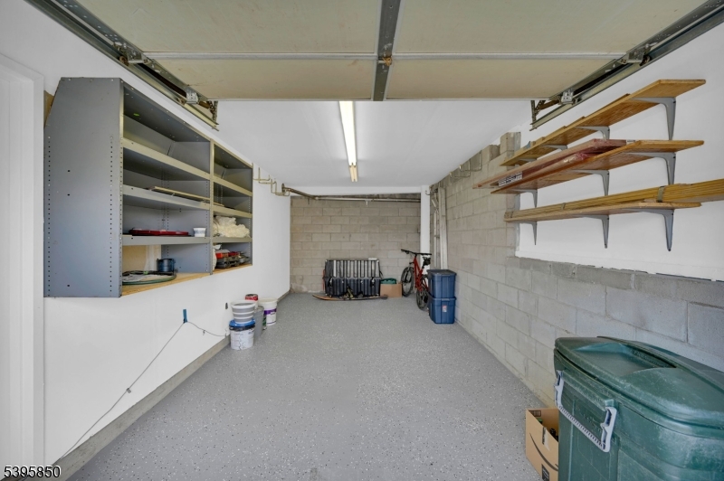 UPPER GREENWOOD LAKE - Residential