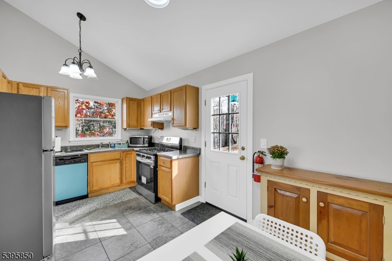 UPPER GREENWOOD LAKE - Residential