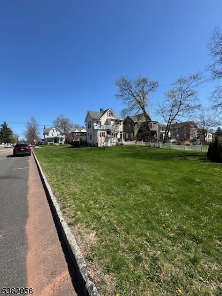 Somerville Boro, New Jersey 08876, United States, 2 Bedrooms Bedrooms, ,3 BathroomsBathrooms,Residential,Pending,207578