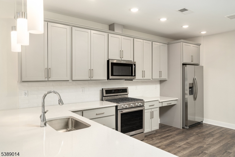 Villas at Montgomery Cross - Residential