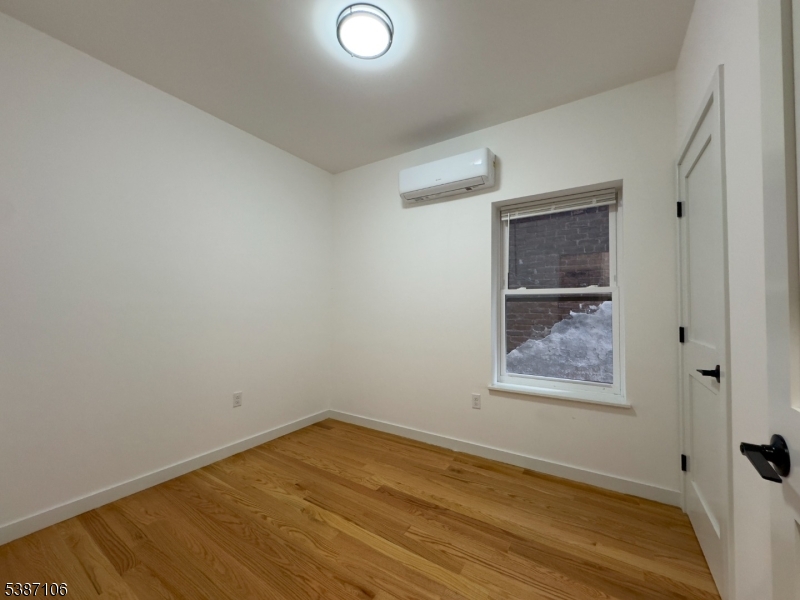 James St Historic District - Residential Lease